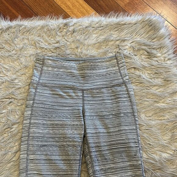 Athleta high‎ rise jacquard chaturanga black and white athletic legging - Picture 2 of 6